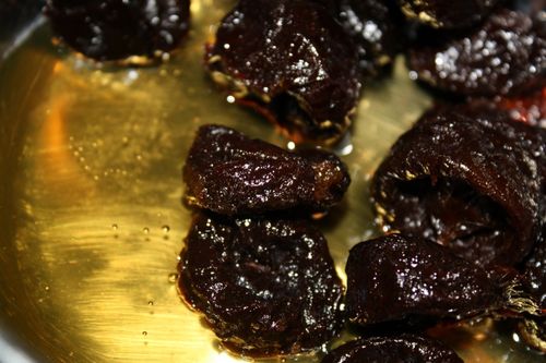 Рецепт говядины с черносливом в мультиварке - пошагово с фото