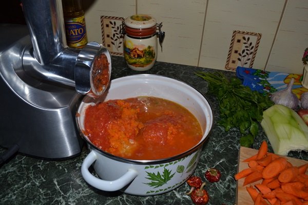 Аджика из кабачков на зиму: пошаговые рецепты заготовки с фото