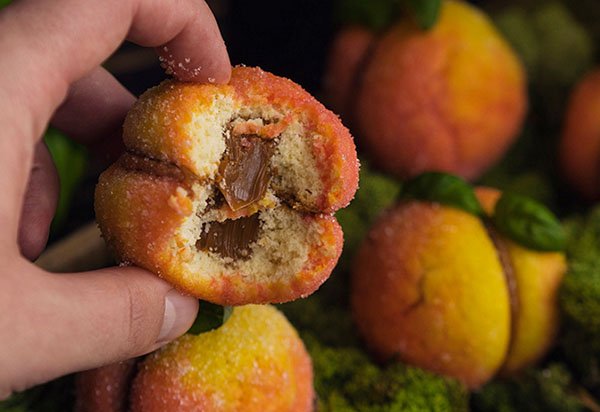 Праздничный рецепт: пирожное «Персик» с кремовой начинкой