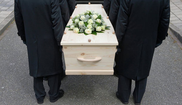 Приметы на похоронах: Чего ни в коем случае нельзя делать