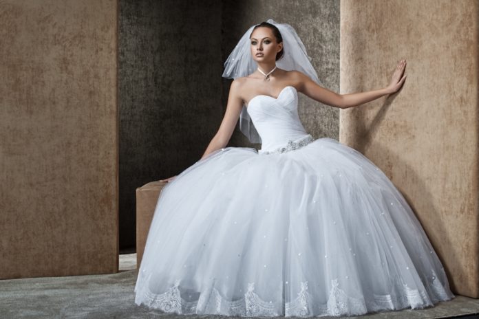 Как правильно подобрать пышное свадебное платье?