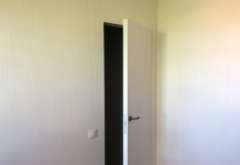 Почему стоит выбрать дверь со скрытой дверной коробкой?