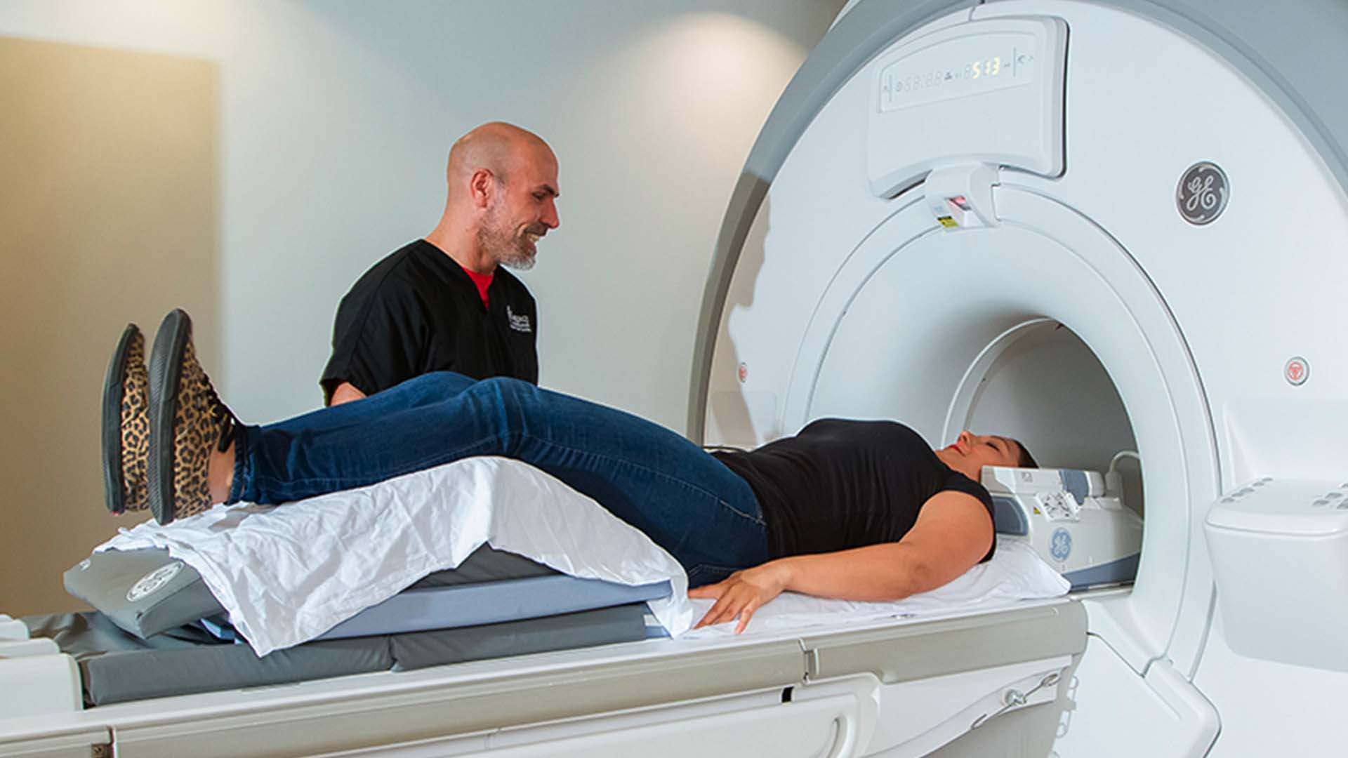 Магнитно-резонансная томография позвоночника