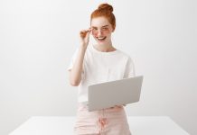 https://ru.freepik.com/free-photo/stylish-female-redhead-in-sunglasses-working-with-laptop_9902659.htm#fromView=search&page=1&position=52&uuid=71f1deb2-25cc-4e47-acca-226aa27d5db9
