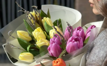 Большой букет из роз: роскошный подарок и украшение для любого торжества