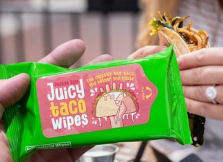 Карманные салфетки как часть базового гигиенического набора