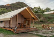 Глэмпинг: как правильно выбрать и приобрести роскошный кемпинг