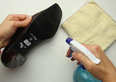 Как сделать обувь нескользкой с помощью силиконового спрея